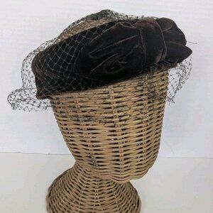 Vintage Mid-Century Brown Velvet Veiled Cocktail Hat 1940s/1950s Fascinator Bow